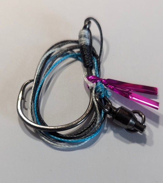 Catfish leaders circle hook